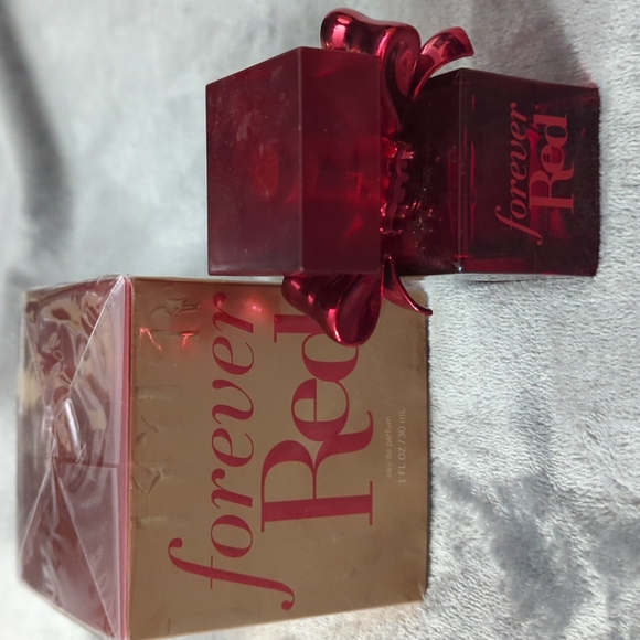 Bath & Body Works Other - Forever Red eau de parfum